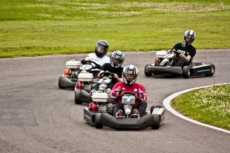 Les règles essentielles pour une conduite sécuritaire en karting en 2026